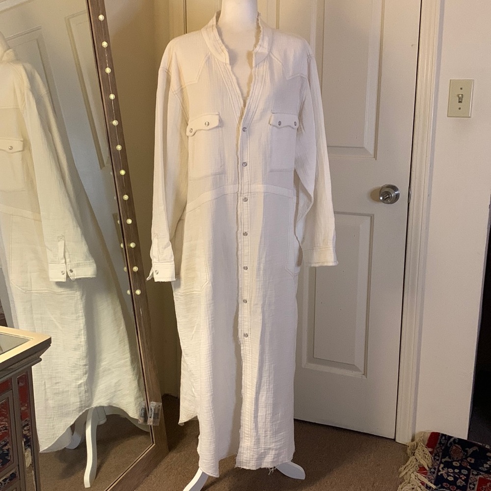 Free People Ivory Button-Front Peasant Top - Picture 6 of 16